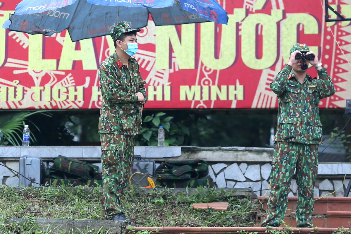 In Photos: Thousands of Vietnamese thronged to Hung Kings Temple from early morning