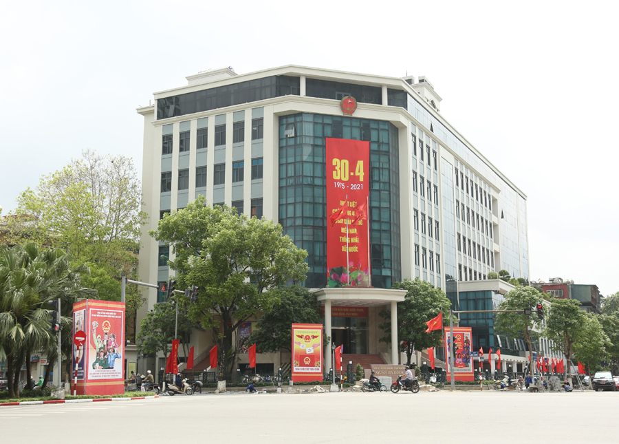In Photos: Hanoi’s streets brilliantly adorned ahead of election day