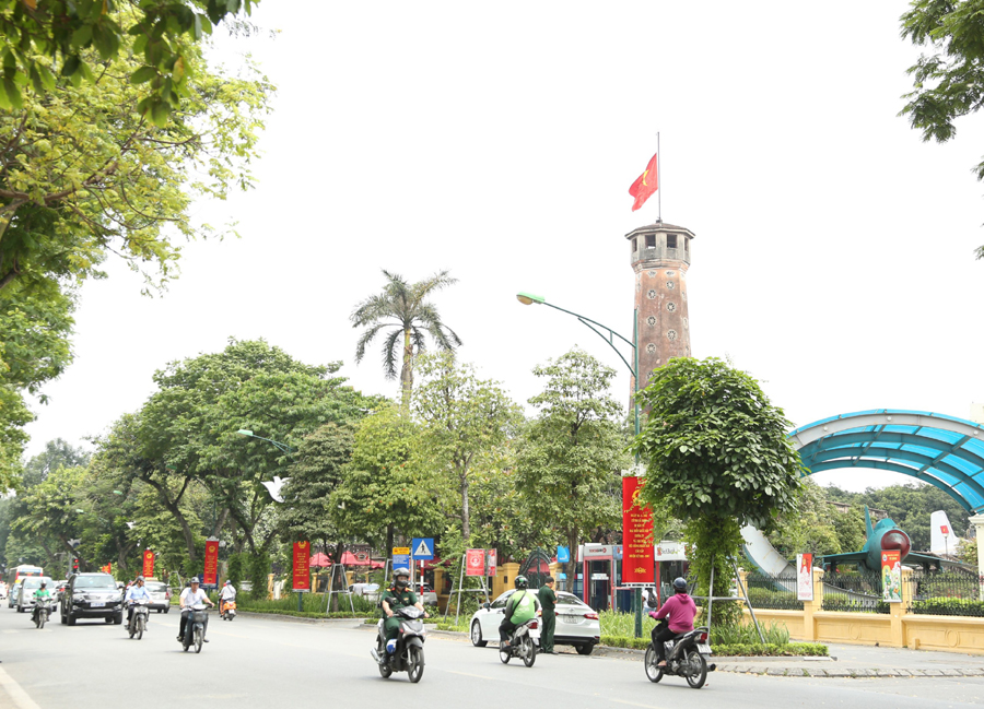 In Photos: Hanoi’s streets brilliantly adorned ahead of election day