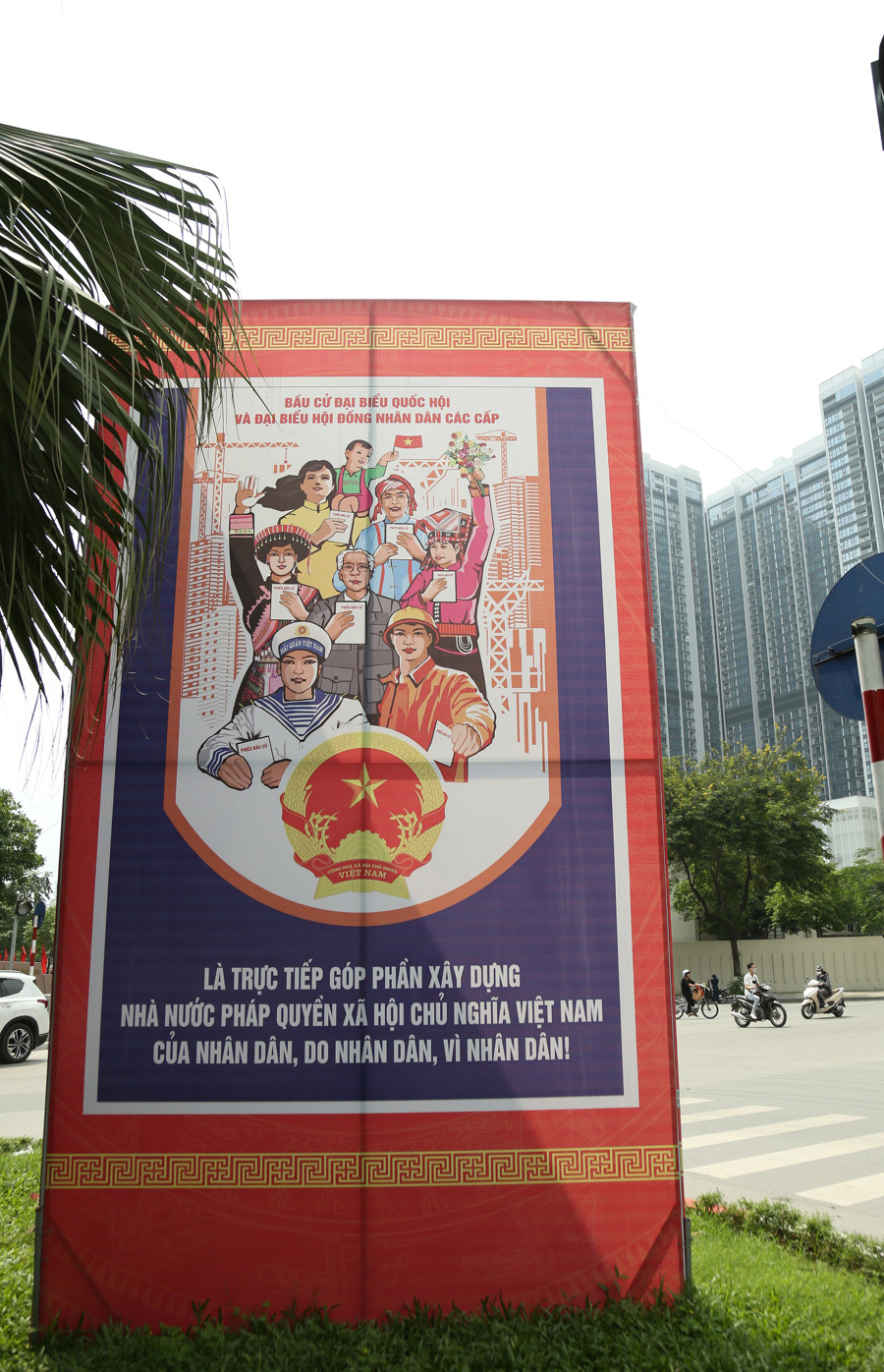 In Photos: Hanoi’s streets brilliantly adorned ahead of election day