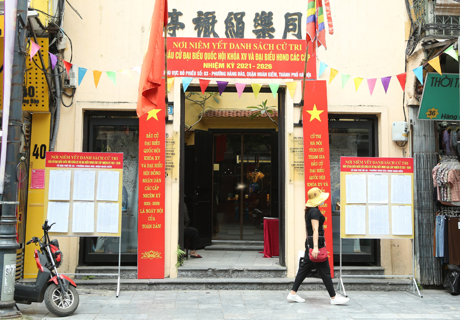 In Photos: Hanoi’s streets brilliantly adorned ahead of election day
