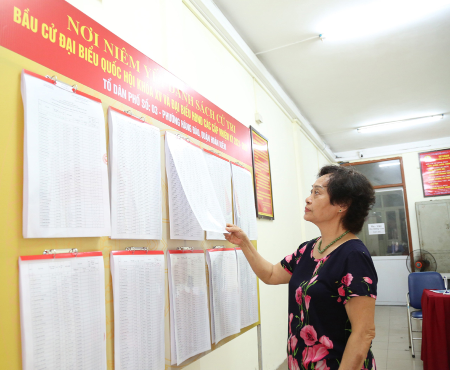 In Photos: Hanoi’s streets brilliantly adorned ahead of election day