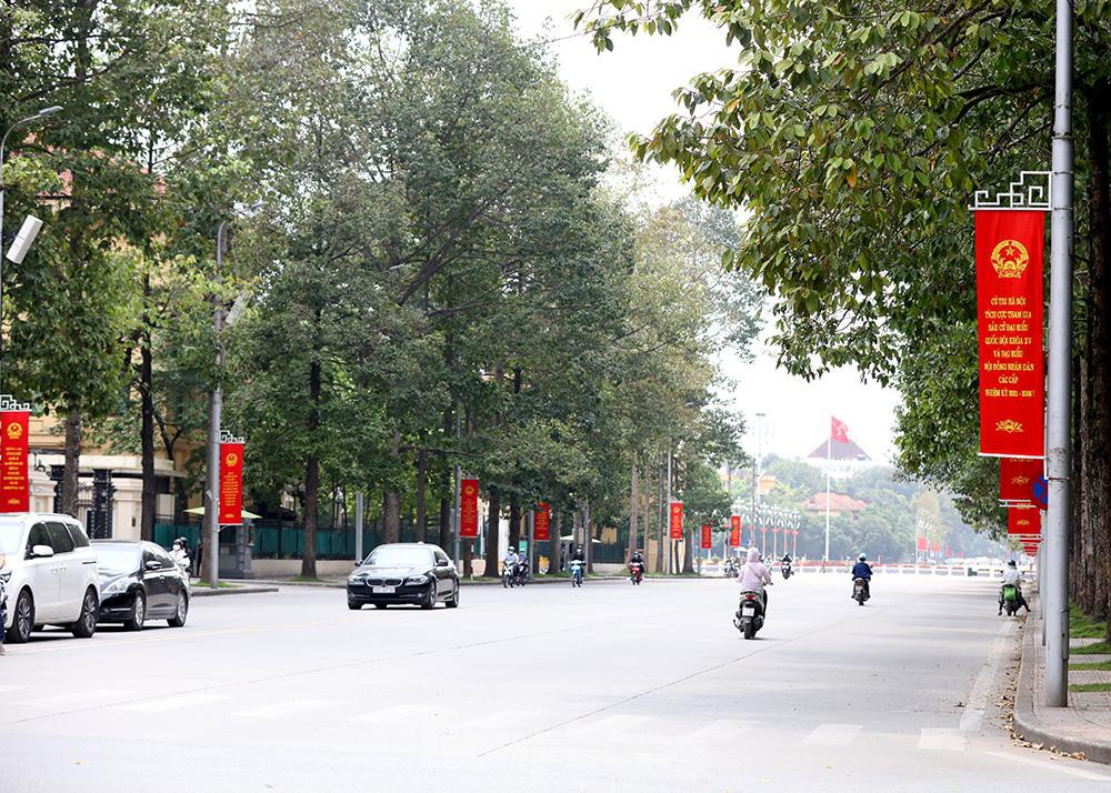 In Photos: Hanoi’s streets brilliantly adorned ahead of election day