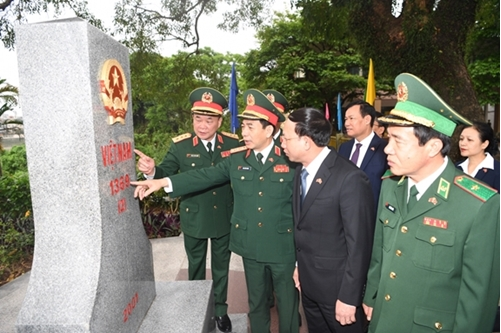 Vietnam, China hold border defence friendship exchange