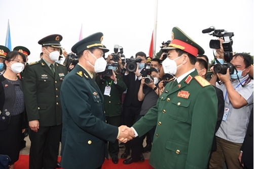 Vietnam, China hold border defence friendship exchange