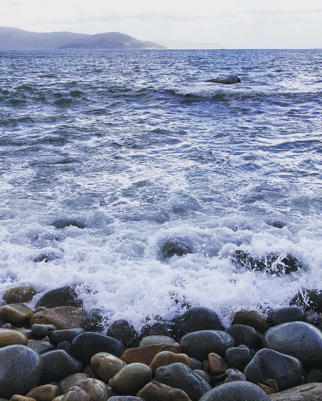Most attractive egg stone beaches in Vietnam
