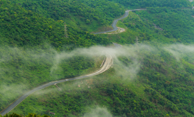 Hai Van Pass named among world's most beautiful drives