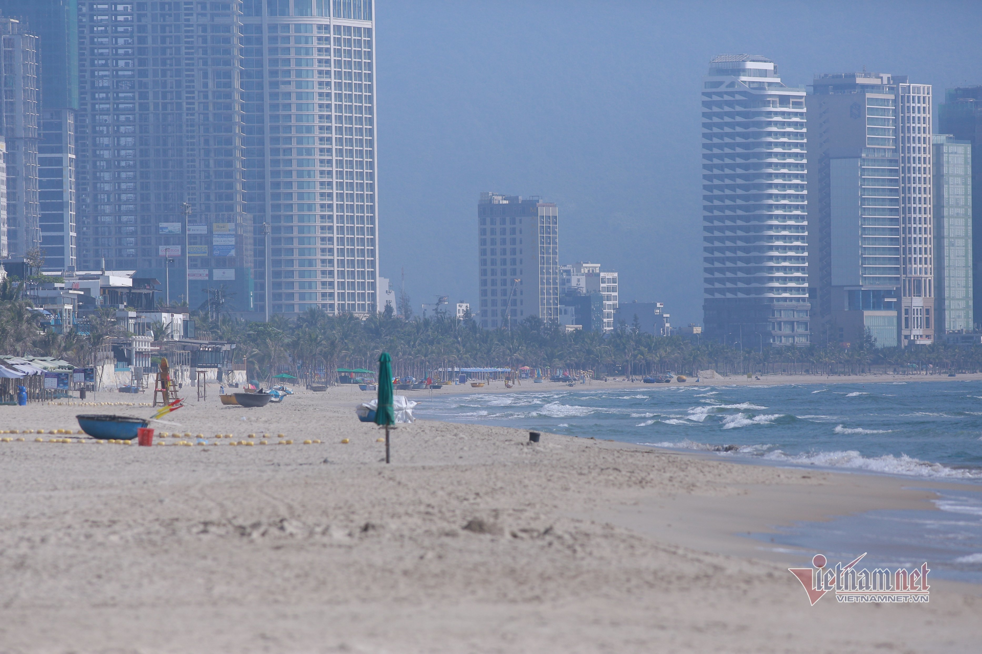 Visitors cancel Hanoi, Da Nang tours over growing Covid-19 outbreak