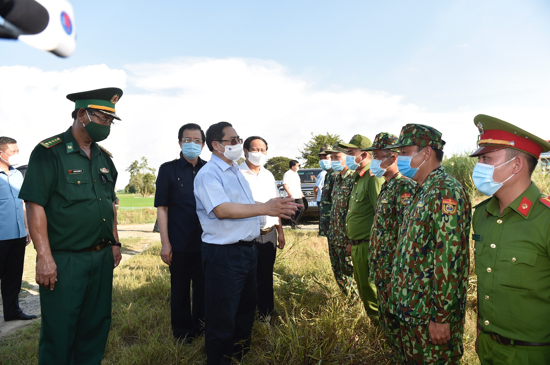 PM inspects Covid-19 prevention and control in southern border province