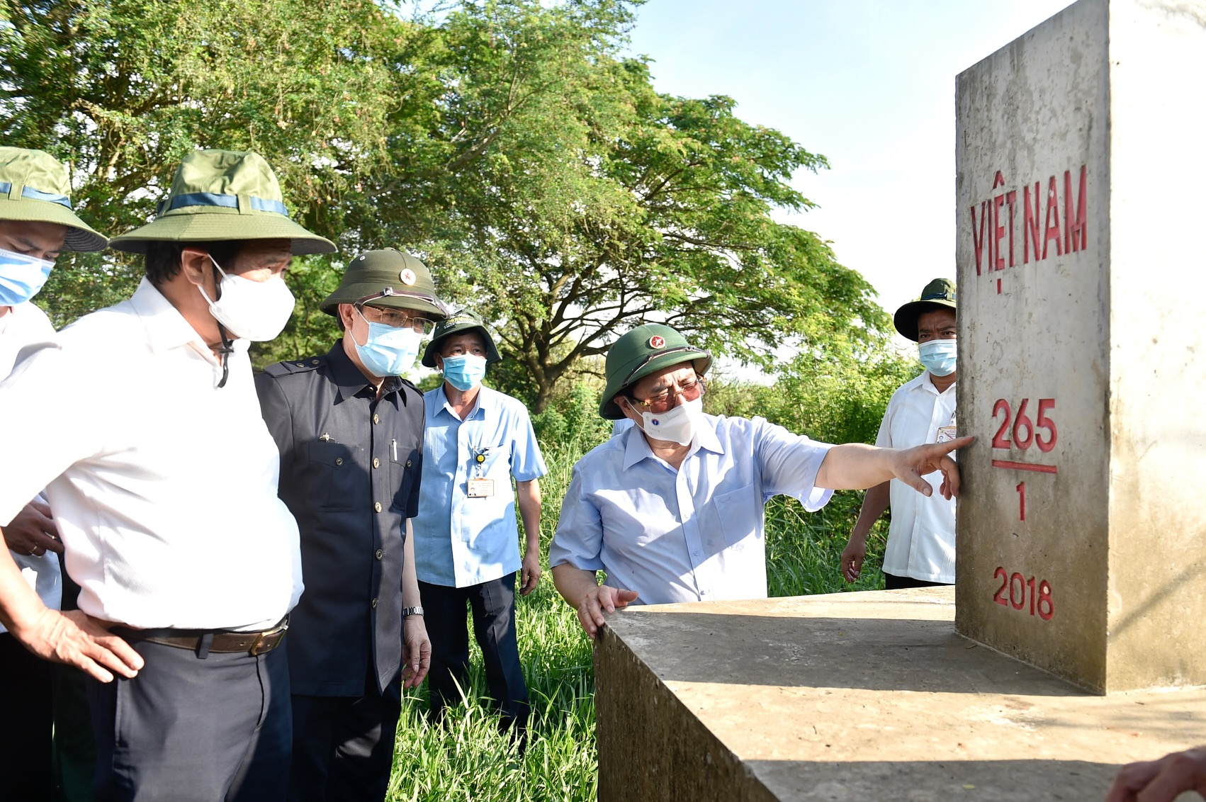 PM inspects Covid-19 prevention and control in southern border province