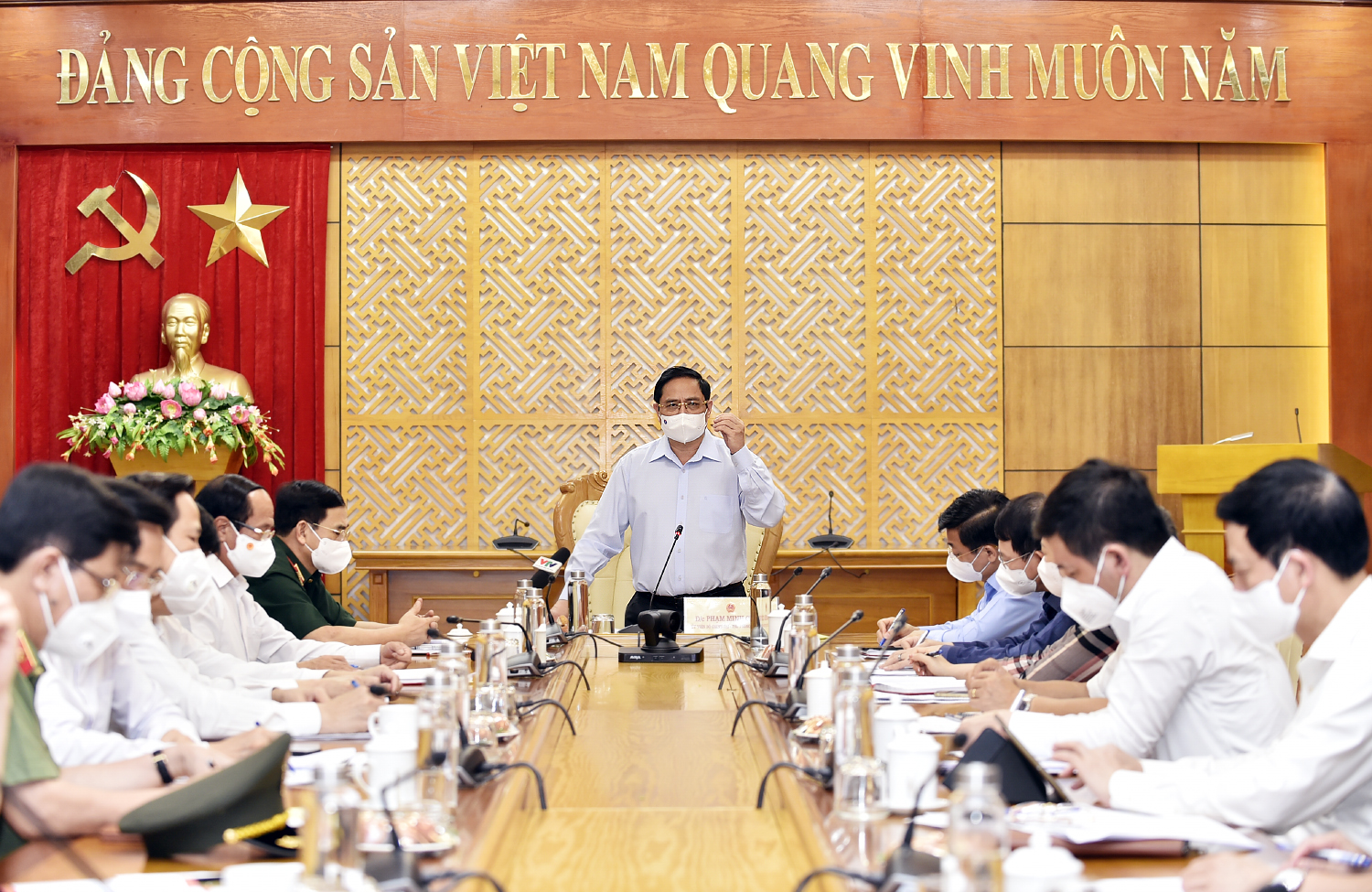In Photos: Prime Minister encourages frontline anti-pandemic forces in Bac Giang