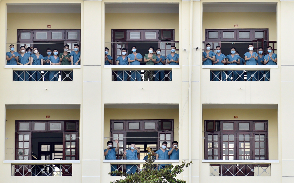 In Photos: Prime Minister encourages frontline anti-pandemic forces in Bac Giang