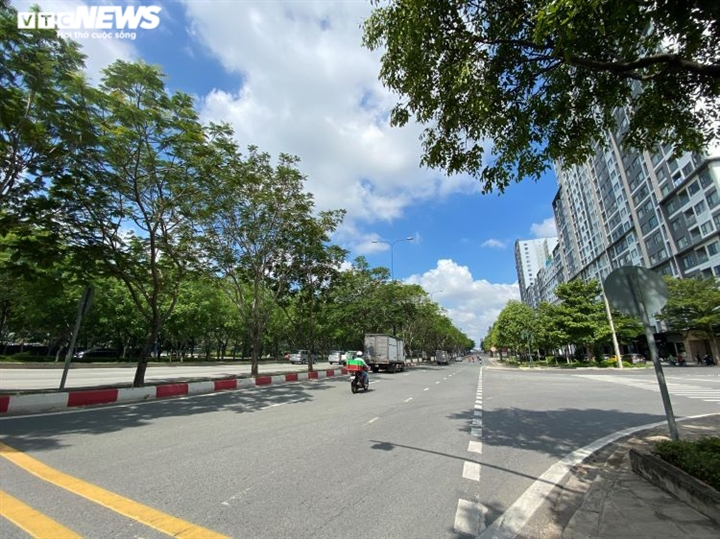 In Photos: Ho Chi Minh City desolate on the first day of social distancing