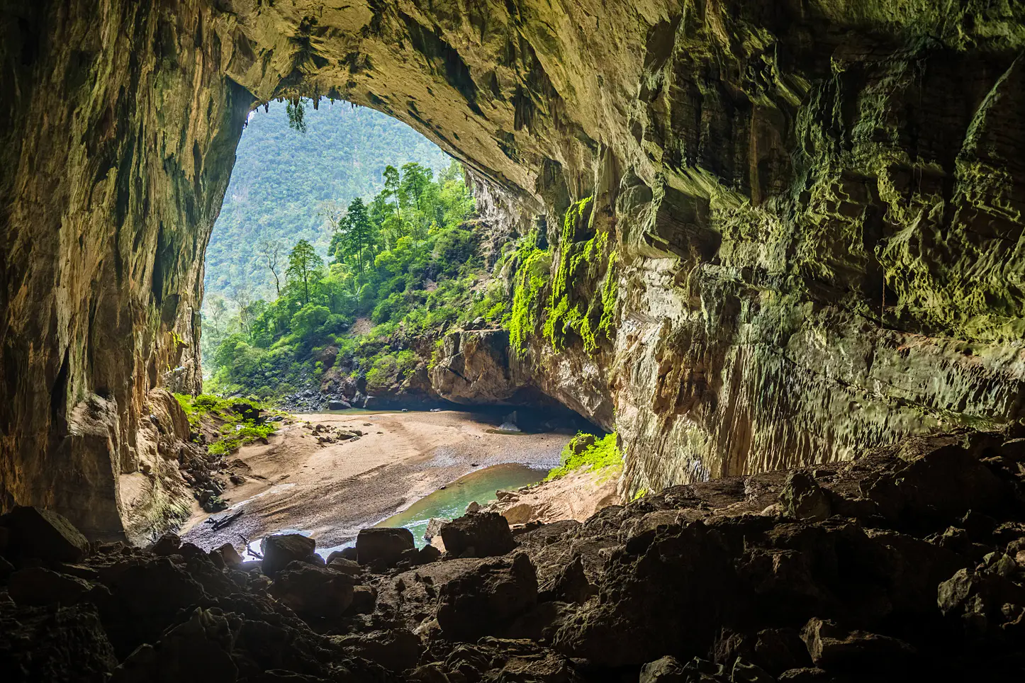son doong continues to be honored the worlds most majestic cave by insider