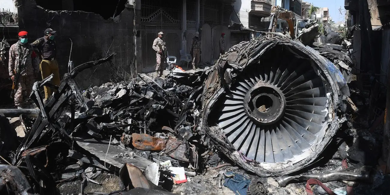 vietnam suspends pakistani pilots over fake license concerns