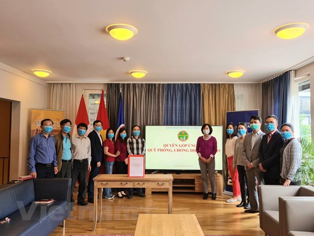 Overseas Vietnamese supports homeland’s Covid-19 vaccine fund