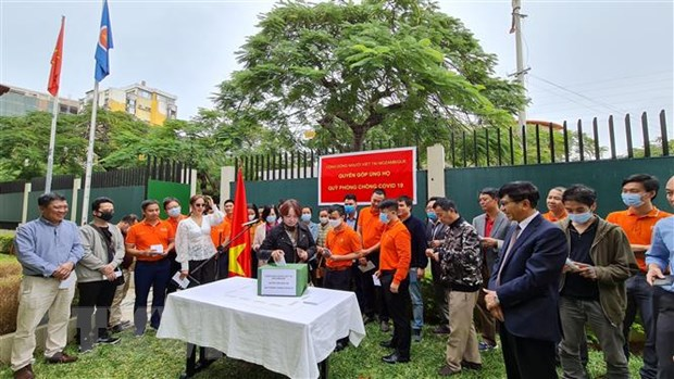 Overseas Vietnamese contribute to Covid-19 vaccine fund