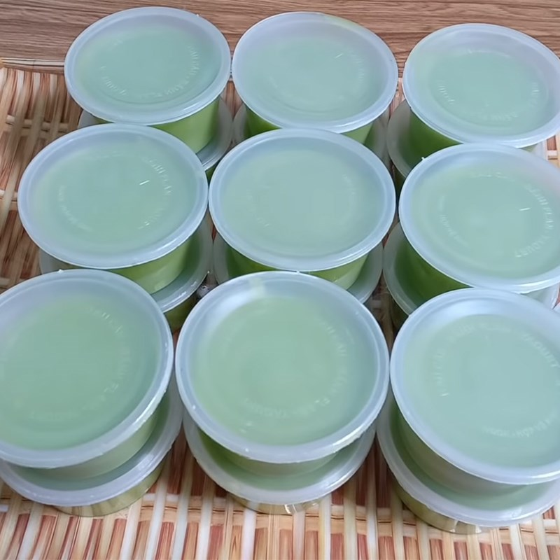 Easy-to-follow recipe for sweet avocado soup