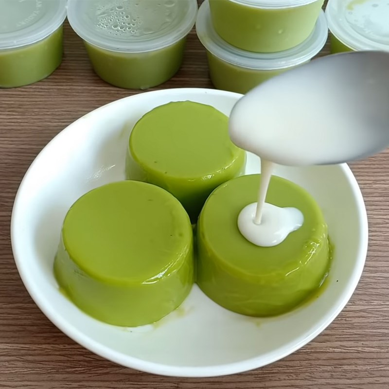 Easy-to-follow recipe for sweet avocado soup