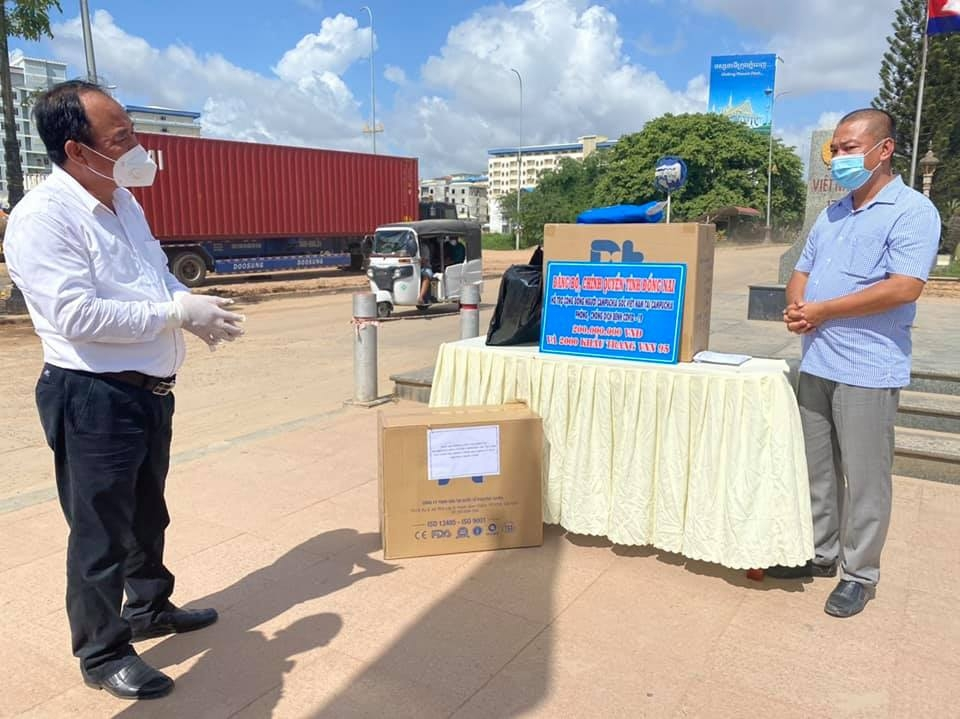 Vietnam’s localities support Vietnamese Cambodians in Covid-19 fight