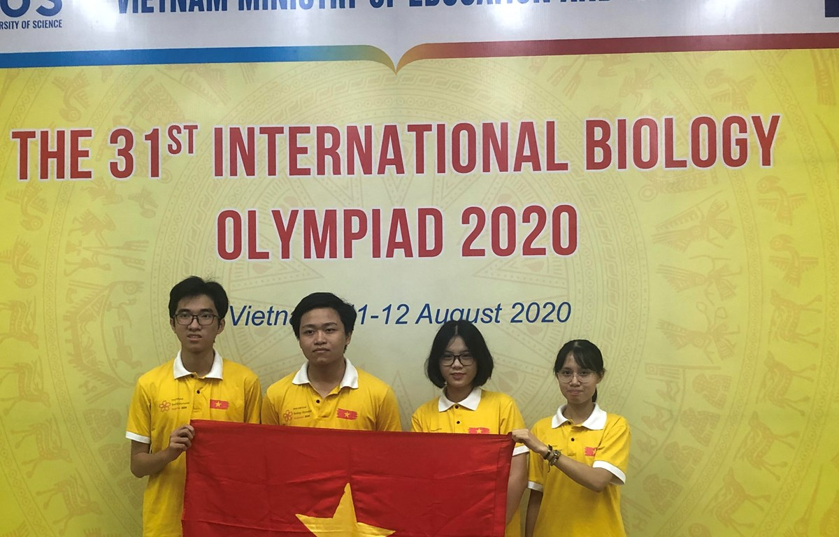 Vietnamese students win medals at International Biology Olympiad 2020