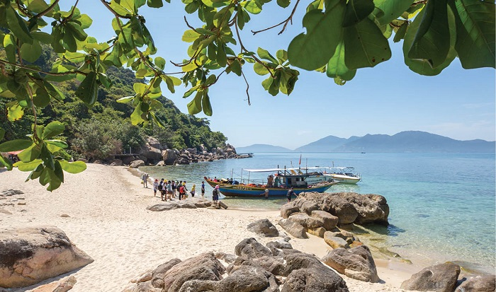 Hon Chao Island in Central Vietnam spellbinds serenity-seekers