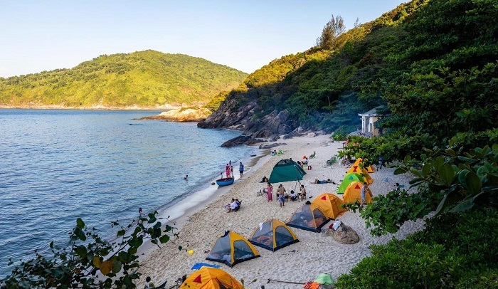 Hon Chao Island in Central Vietnam spellbinds serenity-seekers