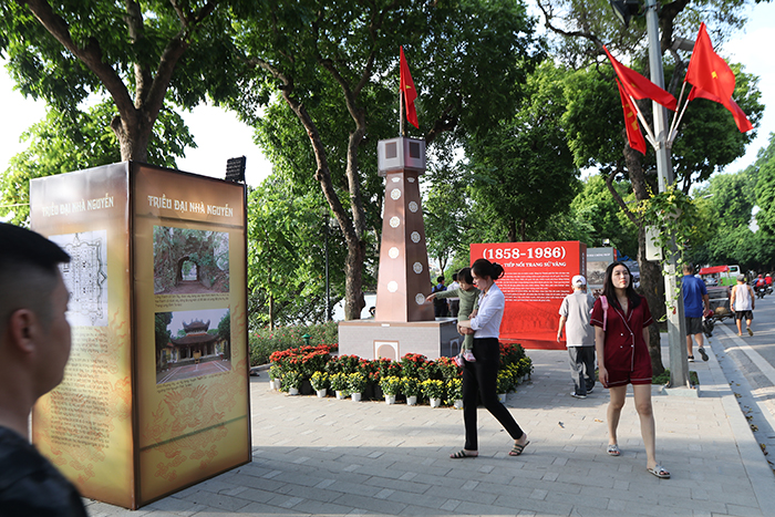 Hanoi streets brilliantly decorated to celebrate 1010th anniversary of Thang Long – Hanoi
