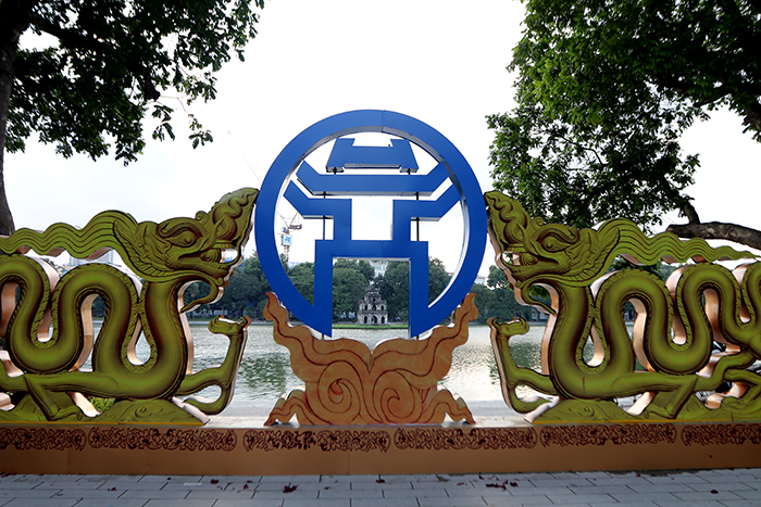 Hanoi streets brilliantly decorated to celebrate 1010th anniversary of Thang Long – Hanoi