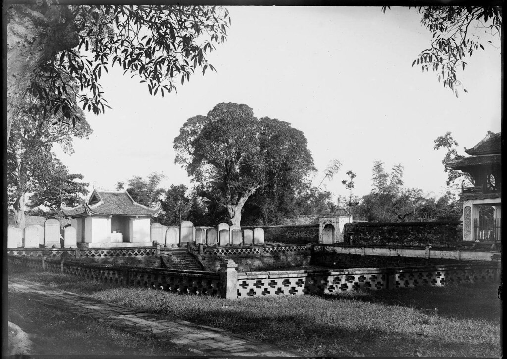 Rare photos of Temple of Literature in French colonial period
