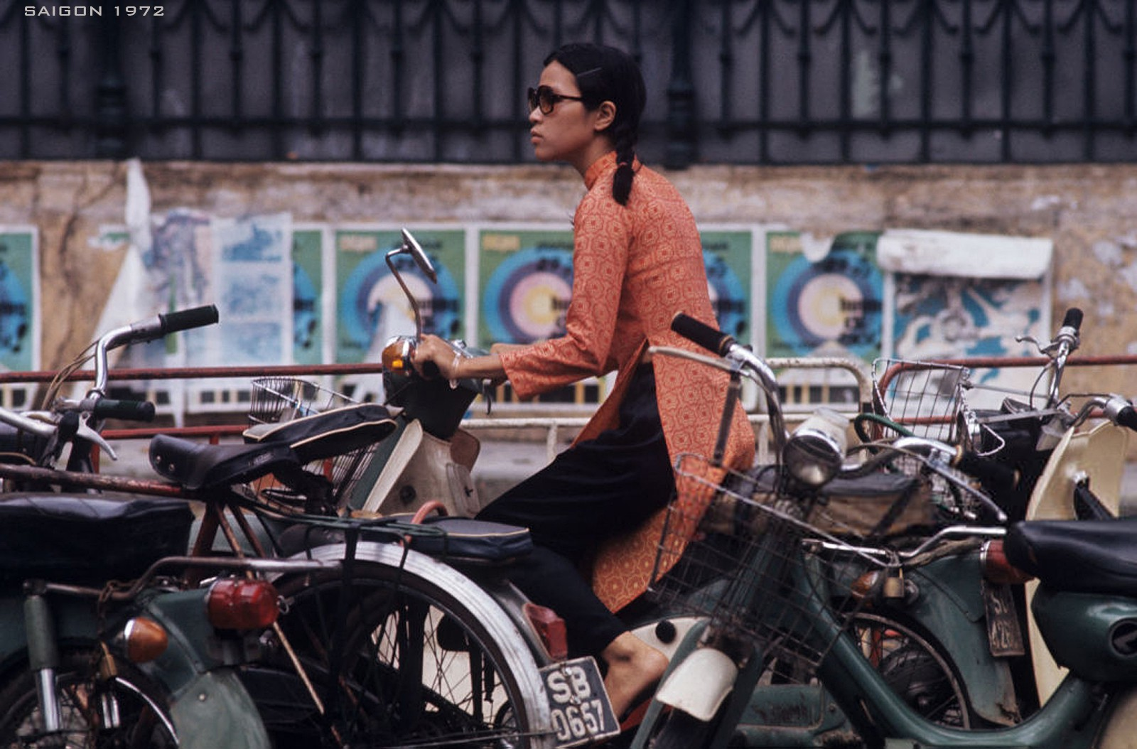 Interesting photos of Saigon women in 1972 under US photographer’s lens