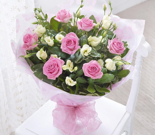 Vietnamese Women's Day (October 20): Best wishes and gifts to express thanks and affections