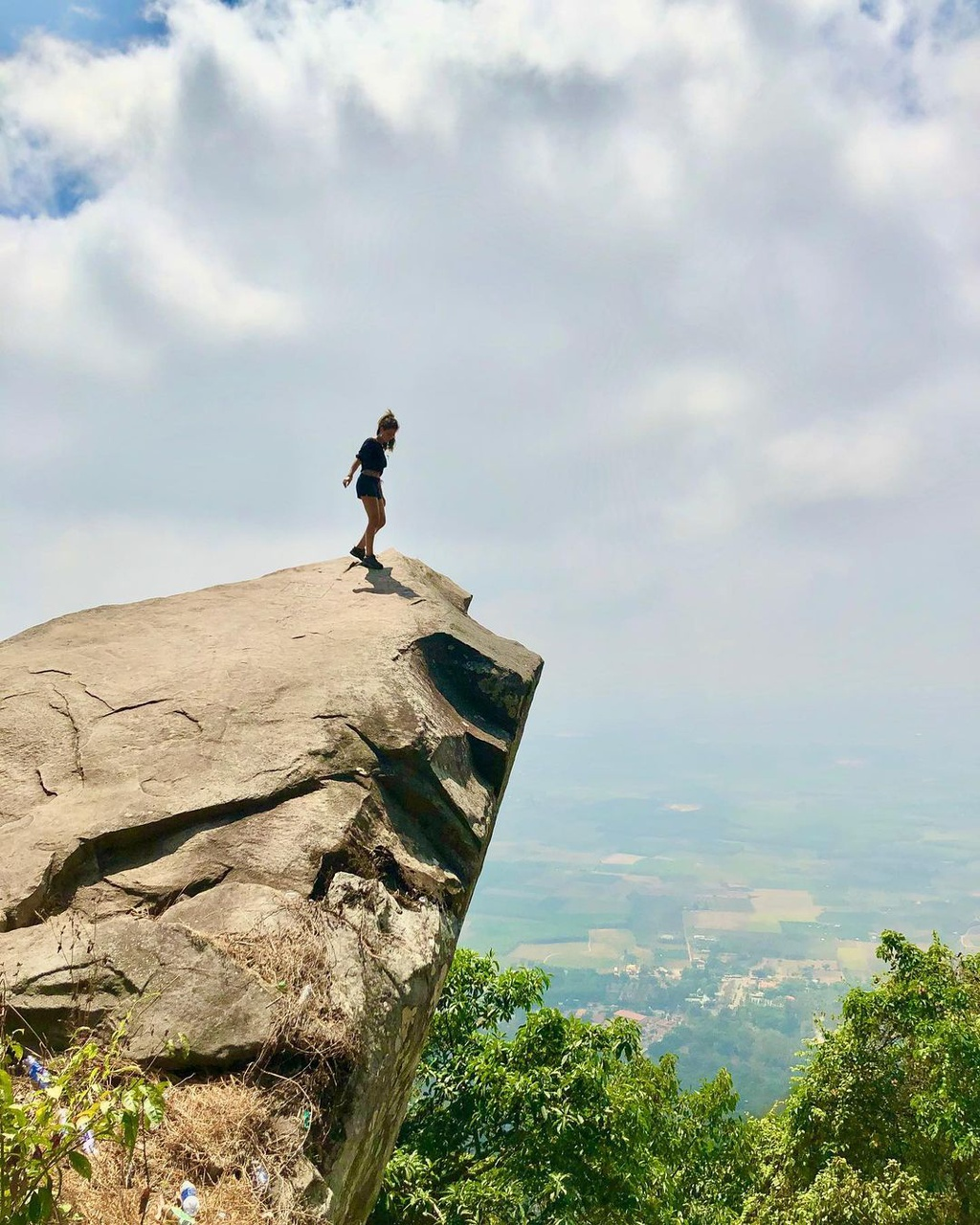 Craggy cliffs in Vietnam that offer thrills to adventure-lovers