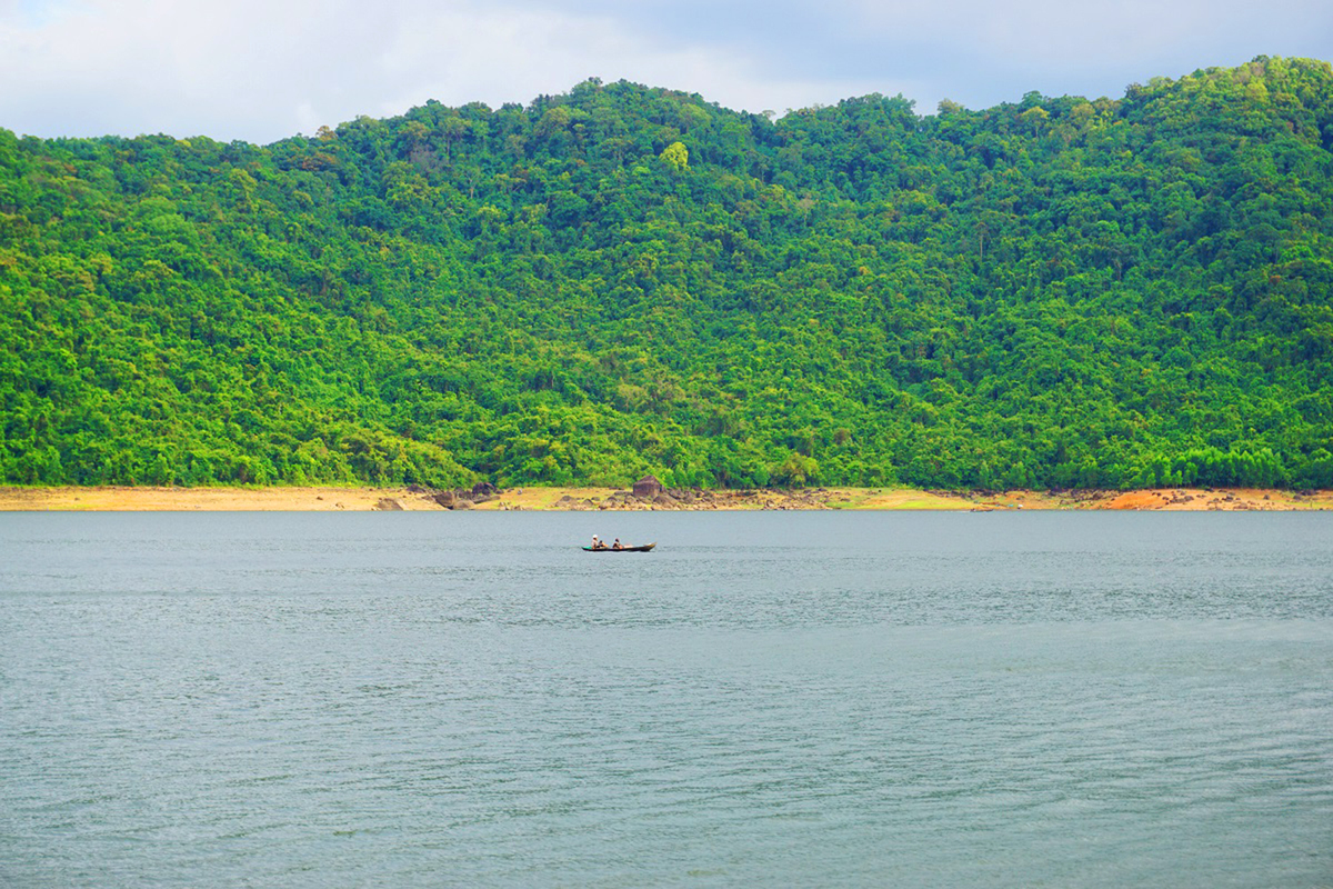 Immersing in the serene beauty of Nui Mot Lake