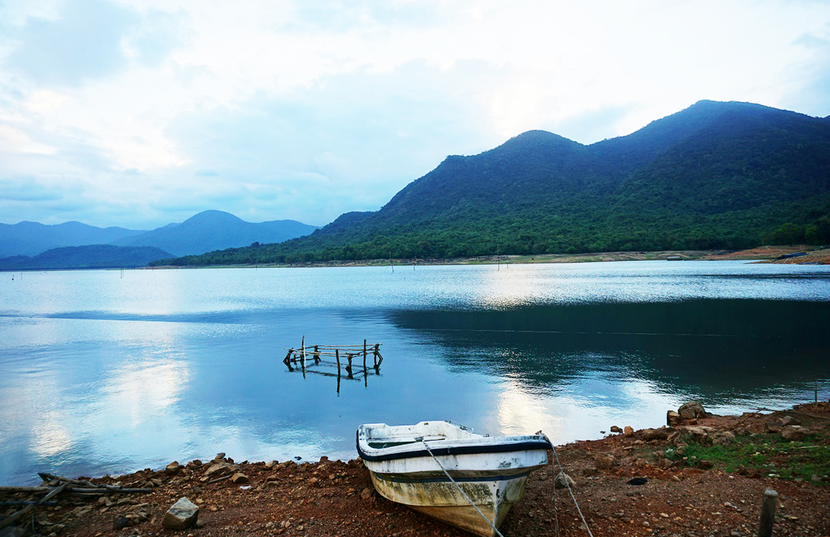 Immersing in the serene beauty of Nui Mot Lake