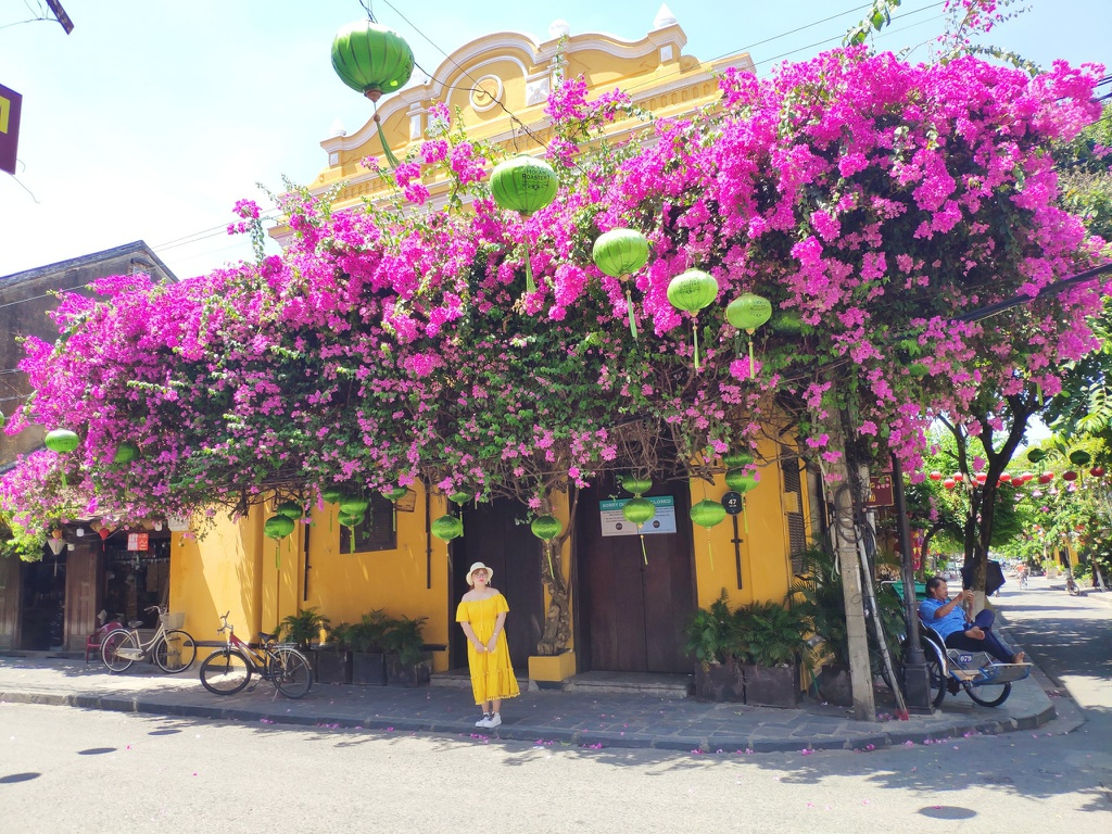 Hoi An ancient town wrecked after storm Molave