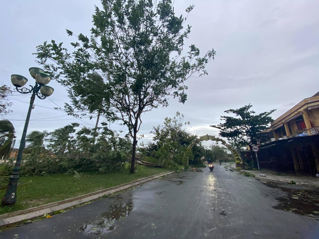 hoi an ancient town wrecked after storm molave