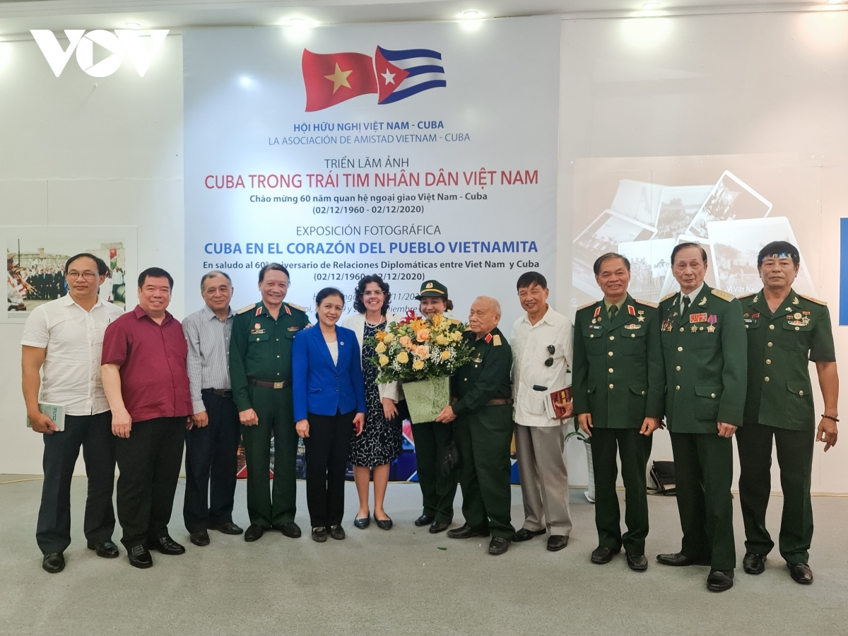Photo exhibition highlights Vietnam-Cuba diplomatic relations