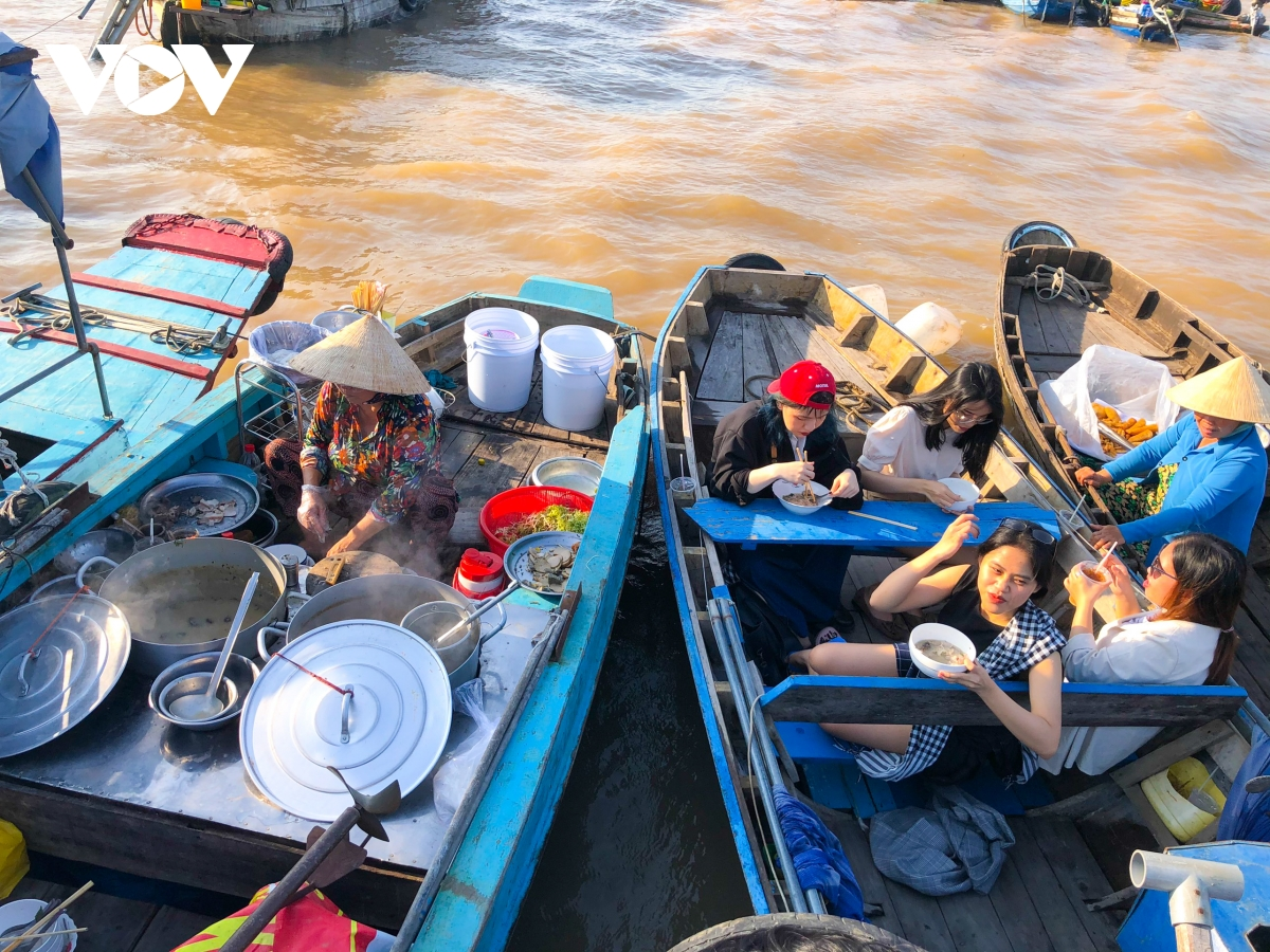 Cai Rang floating market, a highlight of Vietnam’s Mekong Delta Cai Rang floating market, a highlight of Vietnam’s Mekong Delta