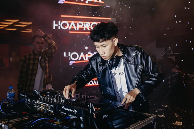 Two Vietnamese hits highlighted on international EDM magazine