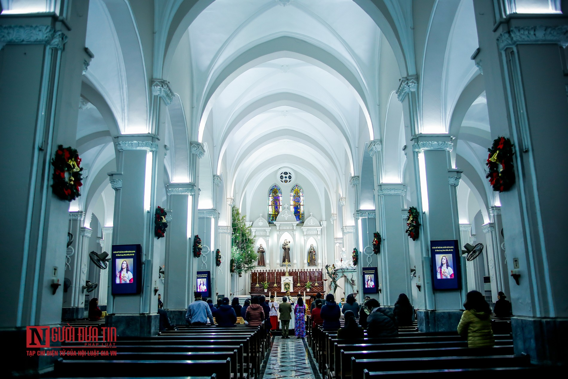 In photos: Churches in Hanoi splendidly decorated for Christmas