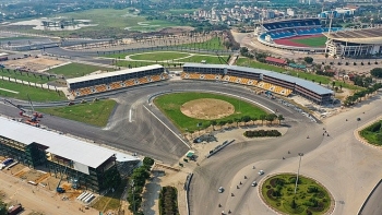 Vietnam Formula One (F1): Suspend or Go ahead?