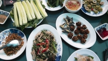 coronaburger vietnamese food twist for foodies video