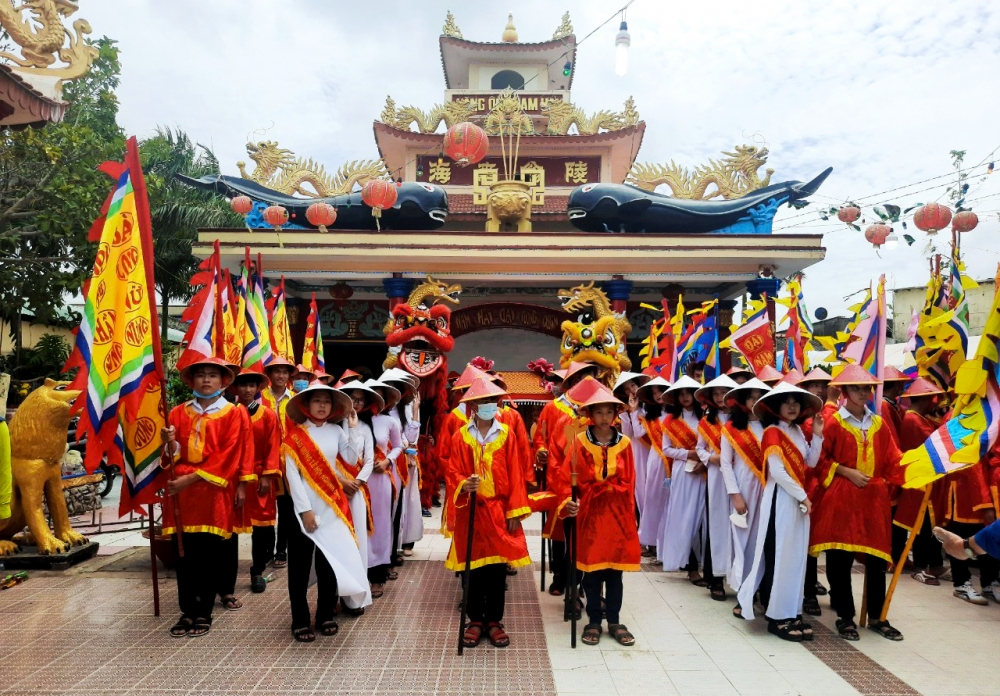 Impressive Ca Mau during Traditional Festival of Praising Sir. Whale