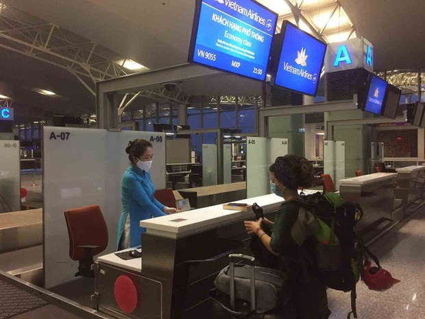 Only 11% foreigners “stranded” by Covid-19 want to leave Vietnam