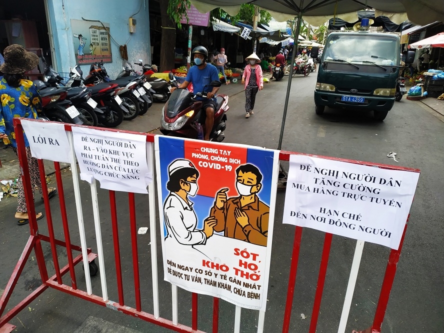 Hanoi, Ho Chi Minh City propose to ease social distancing order