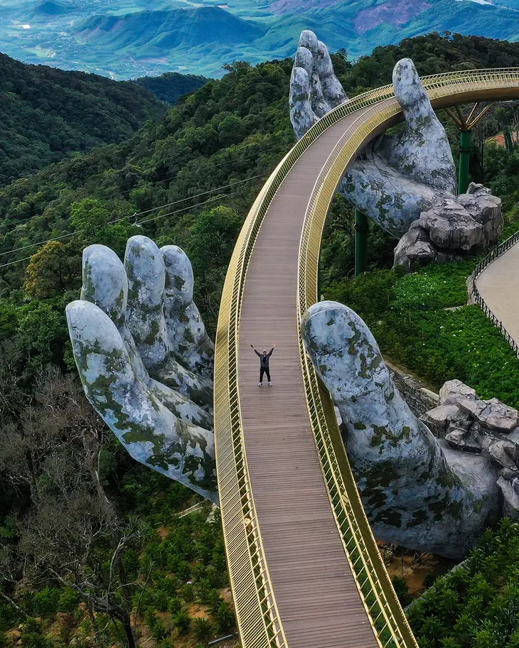 picture of vietnams golden bridge wins worlds best photo of architecture 2020