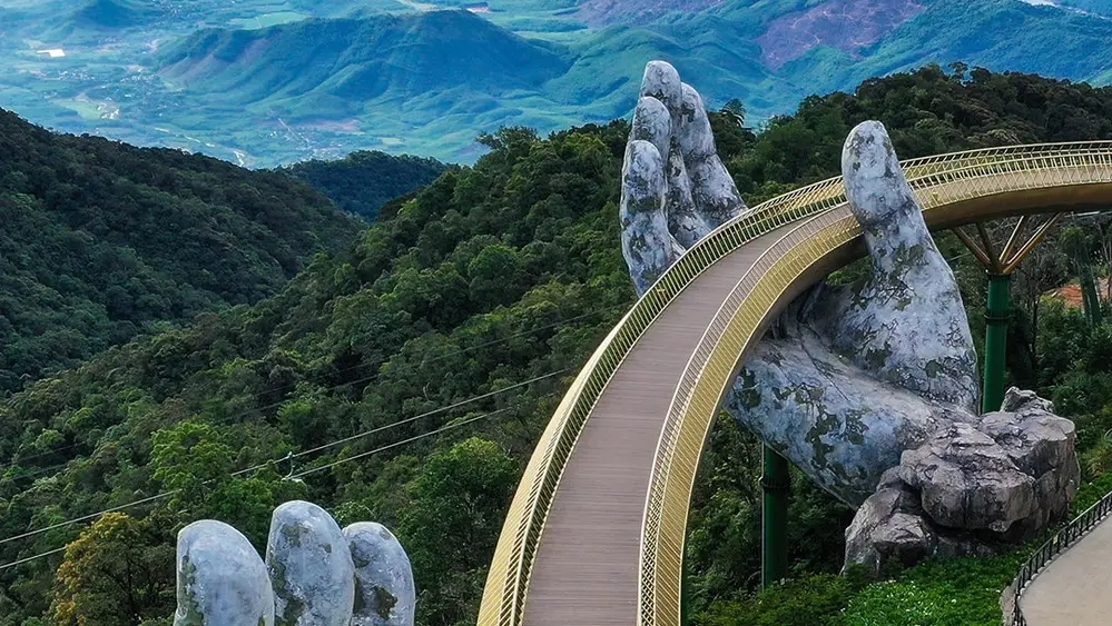 Picture of Vietnam’s Golden Bridge wins World’s best photo of architecture 2020