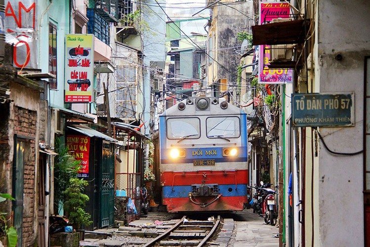 Eight interesting things to experience around Hanoi