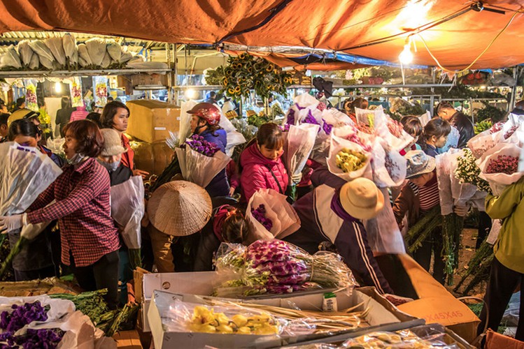 Eight interesting things to experience around Hanoi